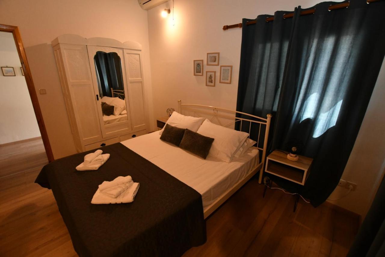 Downtown Loft Lejlighed Aigio Eksteriør billede