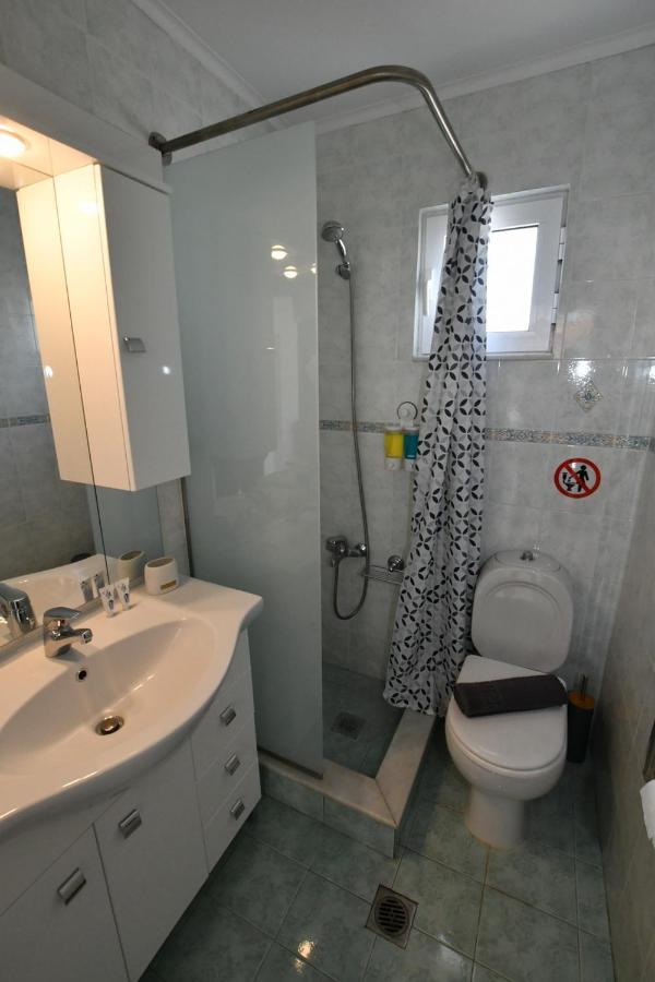 Downtown Loft Lejlighed Aigio Eksteriør billede