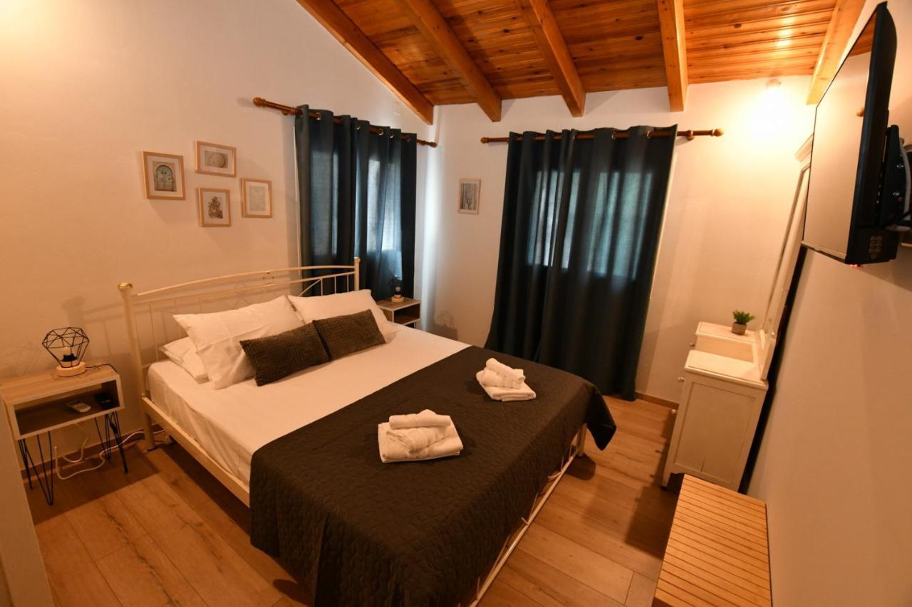 Downtown Loft Lejlighed Aigio Eksteriør billede