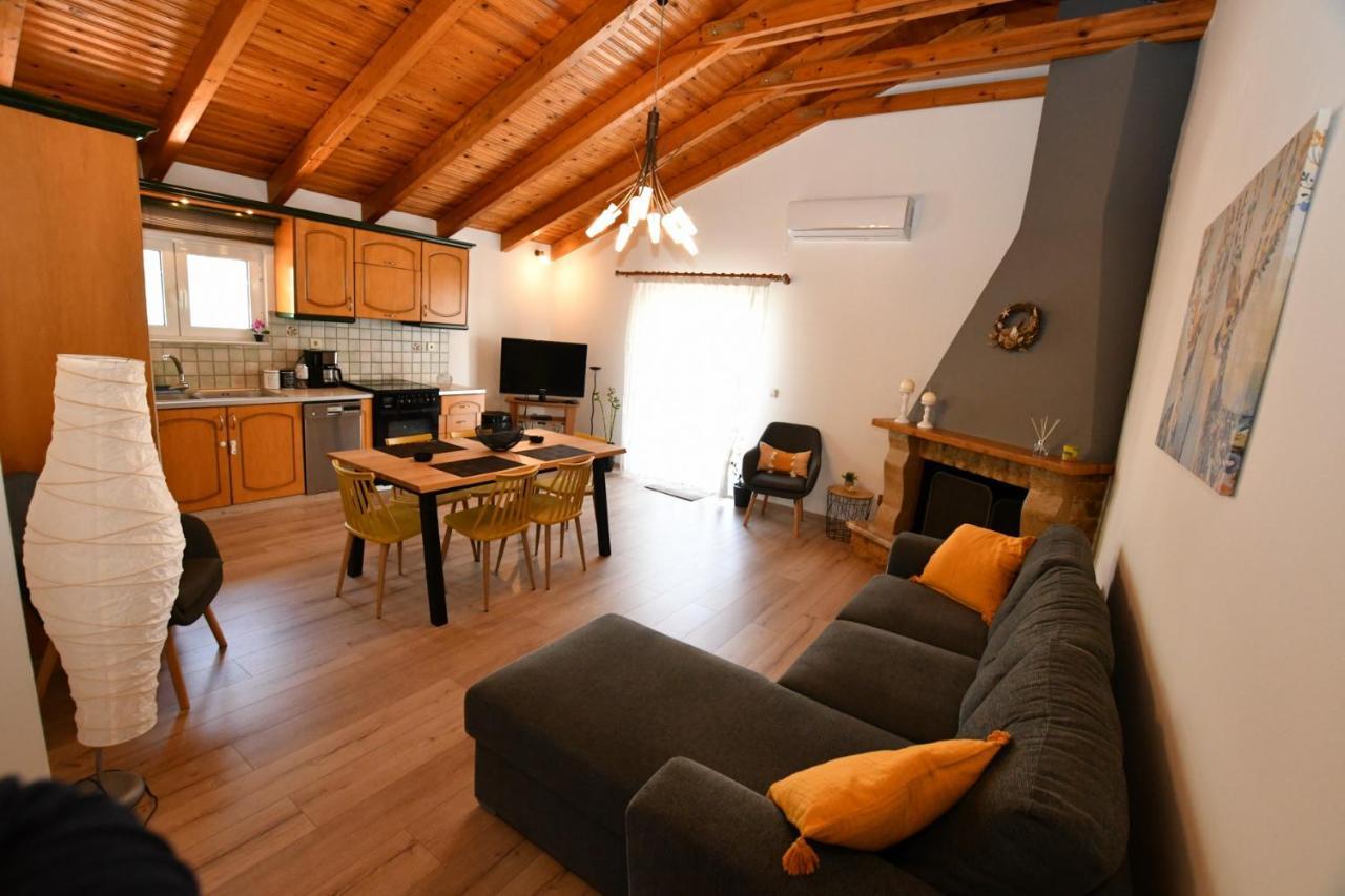 Downtown Loft Lejlighed Aigio Eksteriør billede